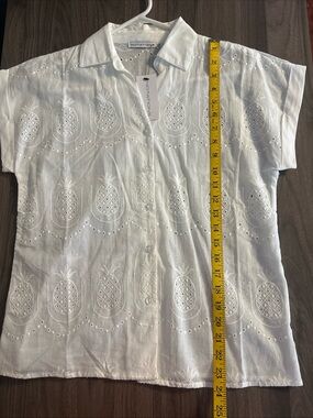 White Pineapple Embroidered Short Sleeve Button-Up Shirt